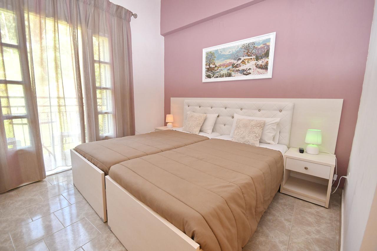 Angels Pool Studios And Apartments Παλαιοκαστρίτσα Εξωτερικό φωτογραφία