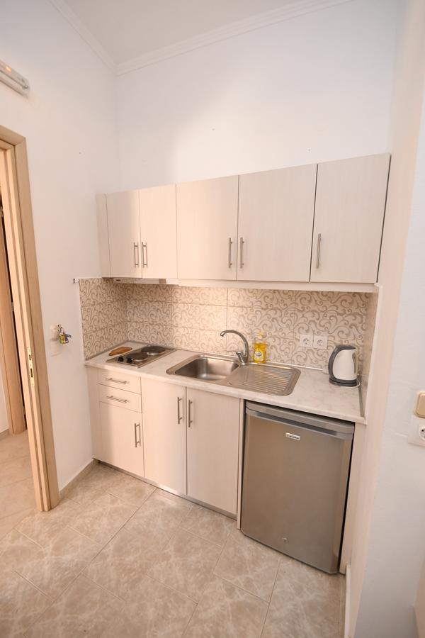 Angels Pool Studios And Apartments Παλαιοκαστρίτσα Εξωτερικό φωτογραφία