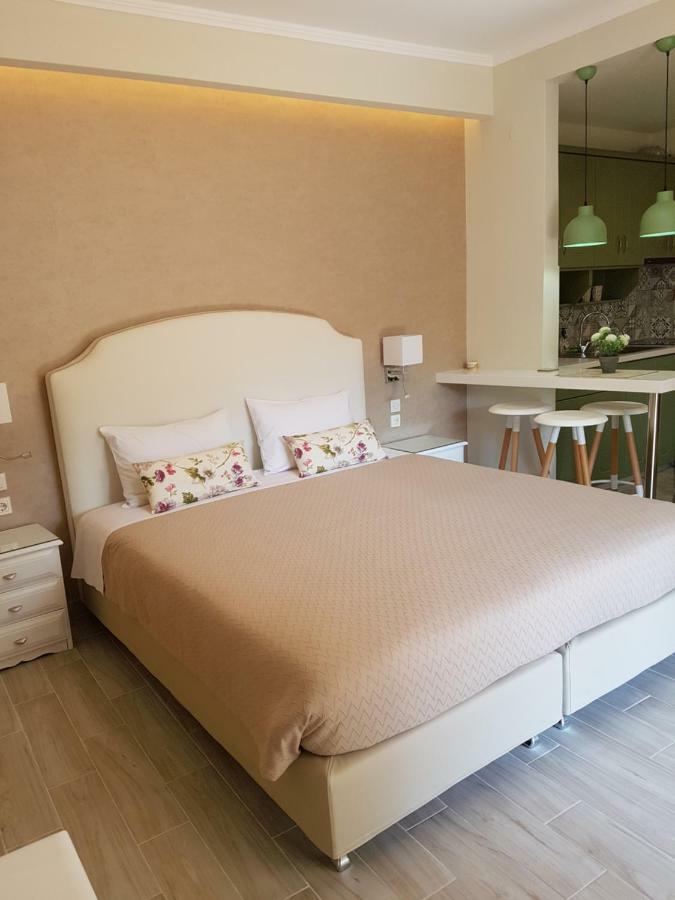 Angels Pool Studios And Apartments Παλαιοκαστρίτσα Εξωτερικό φωτογραφία